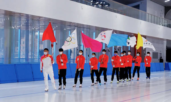 前短道速滑世界冠軍李佳軍開啟首滑活動(dòng)