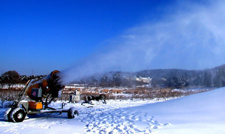 造雪機(jī)造雪