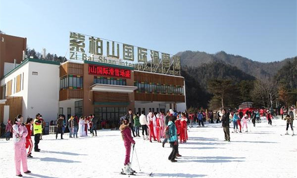 陜西漢中留壩紫柏山國際滑雪場(chǎng)