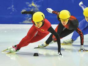 短道速滑運(yùn)動(dòng)員的裝備及服裝