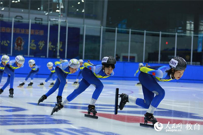 “冰雪結(jié)緣 助力冬奧”第一屆冰雪運(yùn)動會3