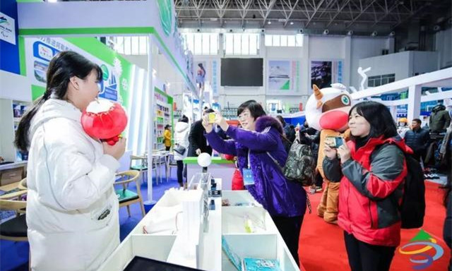 第十四屆新疆冬博會(huì)冰雪裝備和冰雪文創(chuàng)精品展開展