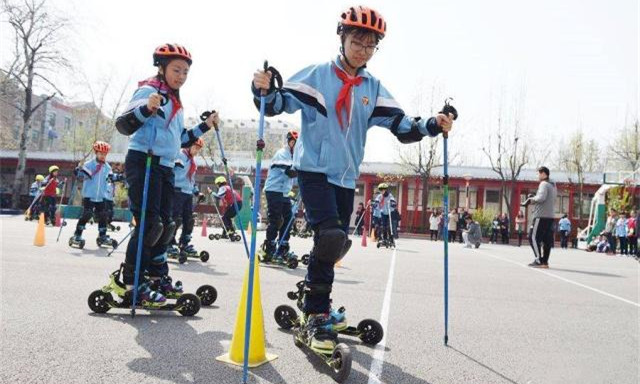 推冰雪教育 譜人才大計(jì) 教育界對冰雪進(jìn)校園信心倍增