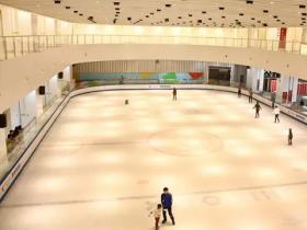 建一個室內(nèi)滑冰場多少錢?