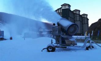 造雪機(jī)人工降雪不可缺少的條件